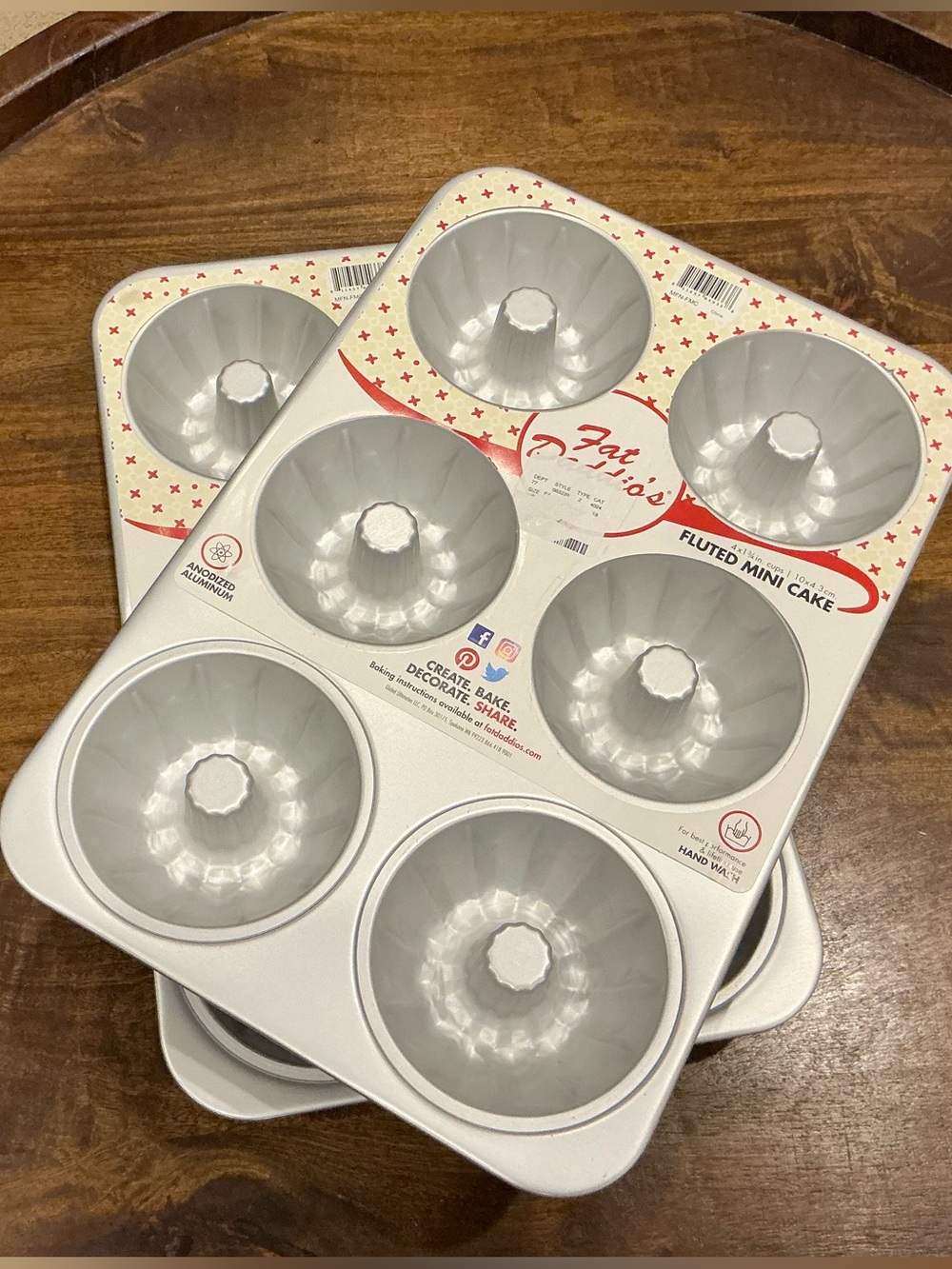 Two (2) NWT Fat Daddio’s Fluted Mini Cake Pans